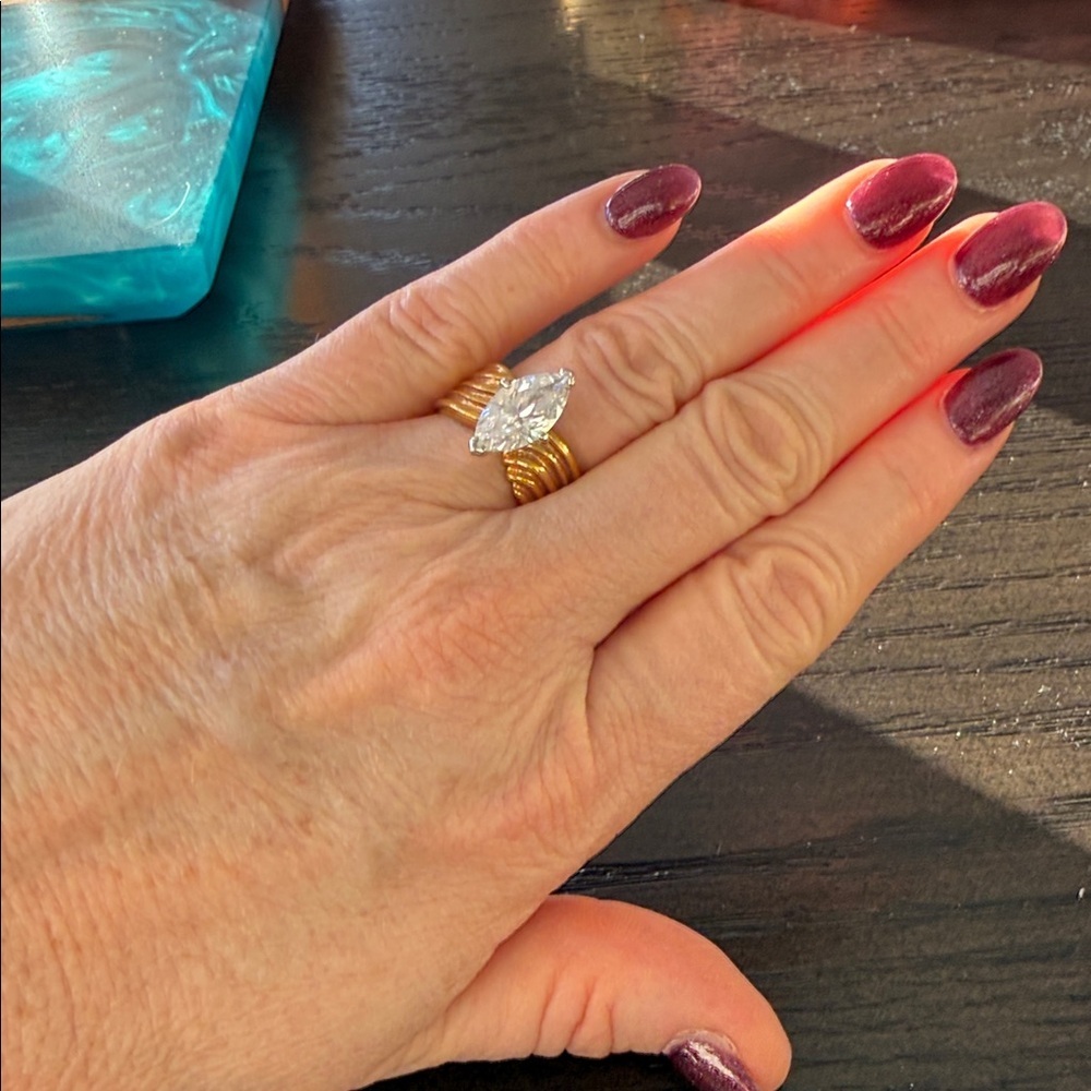 Elegant Gold and Silver Women's Ring